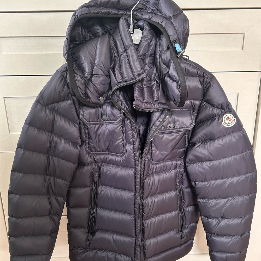 Moncler dark blue Quilted Jacket Boys size 00. Fits boys 8-10